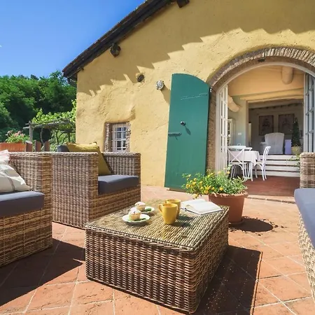 Villa Marraccini 8, Emma